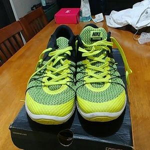 Nike Training blk/Neon yellow size 12